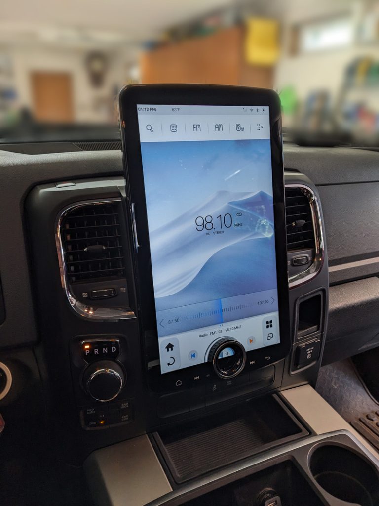 XL “T”-Style Radio for 2013-19 RAM Trucks – ADC Mobile